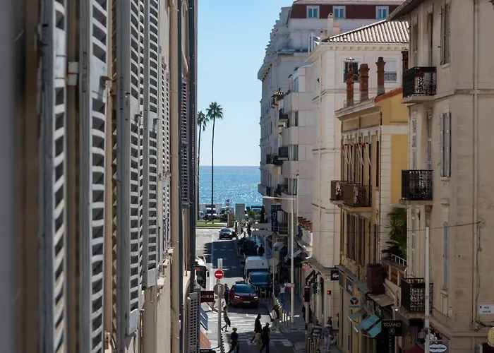 Downtown Cannes Walk To Beaches And Croisette