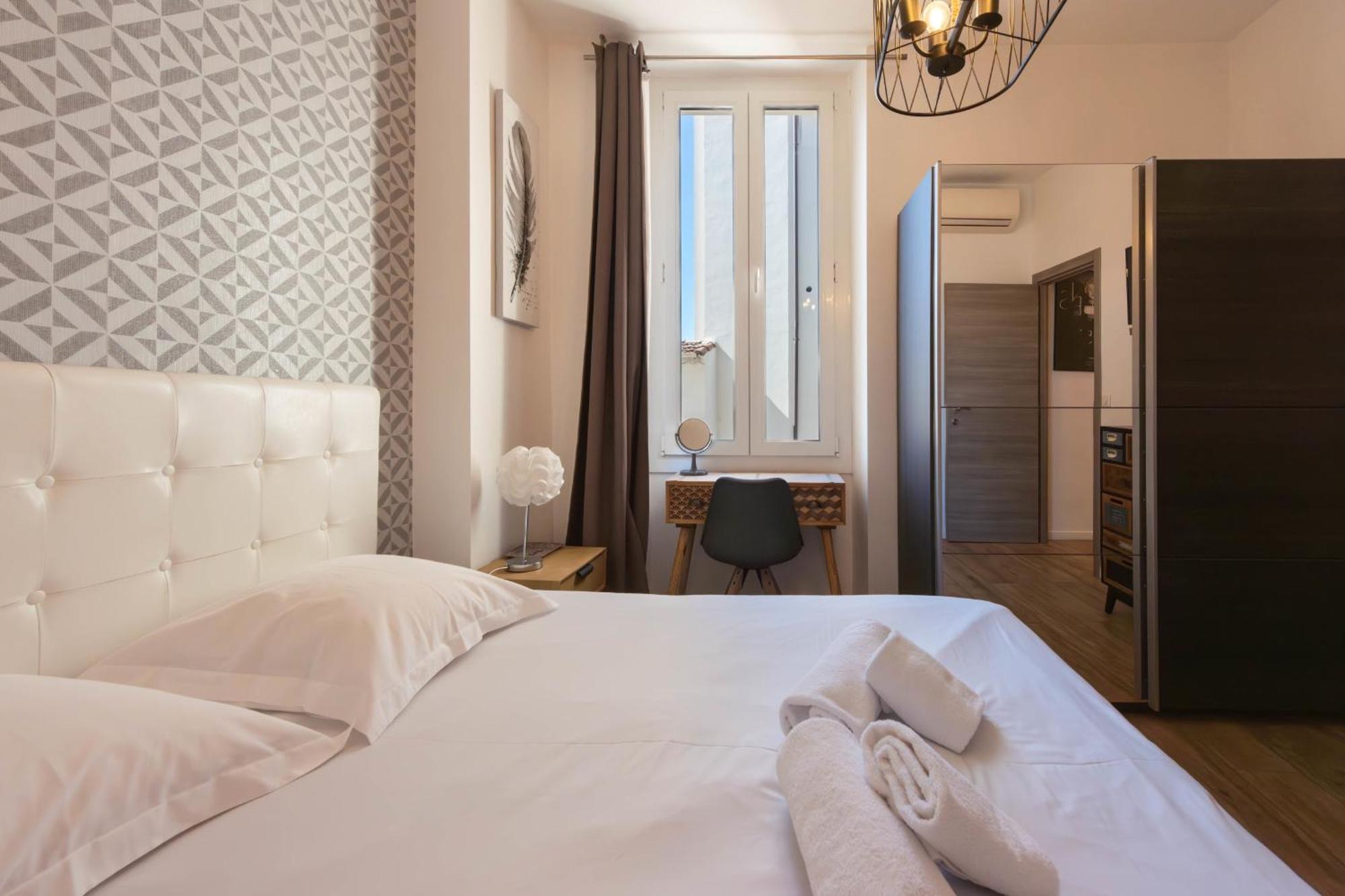 Downtown Walk To Beaches And Croisette Apartamento *