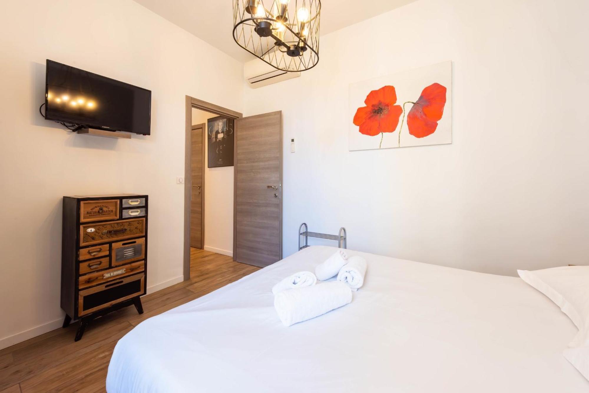 Downtown Walk To Beaches And Croisette Apartamento Cannes